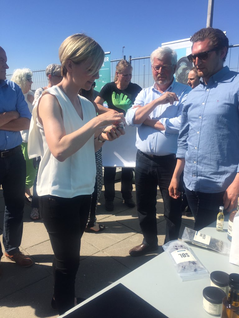 På besøg hos #AlgecenterDanmark på Grenaa Havn. Seje folk, der virkelig kan se perspektiverne. #MenneskerMedMeninger