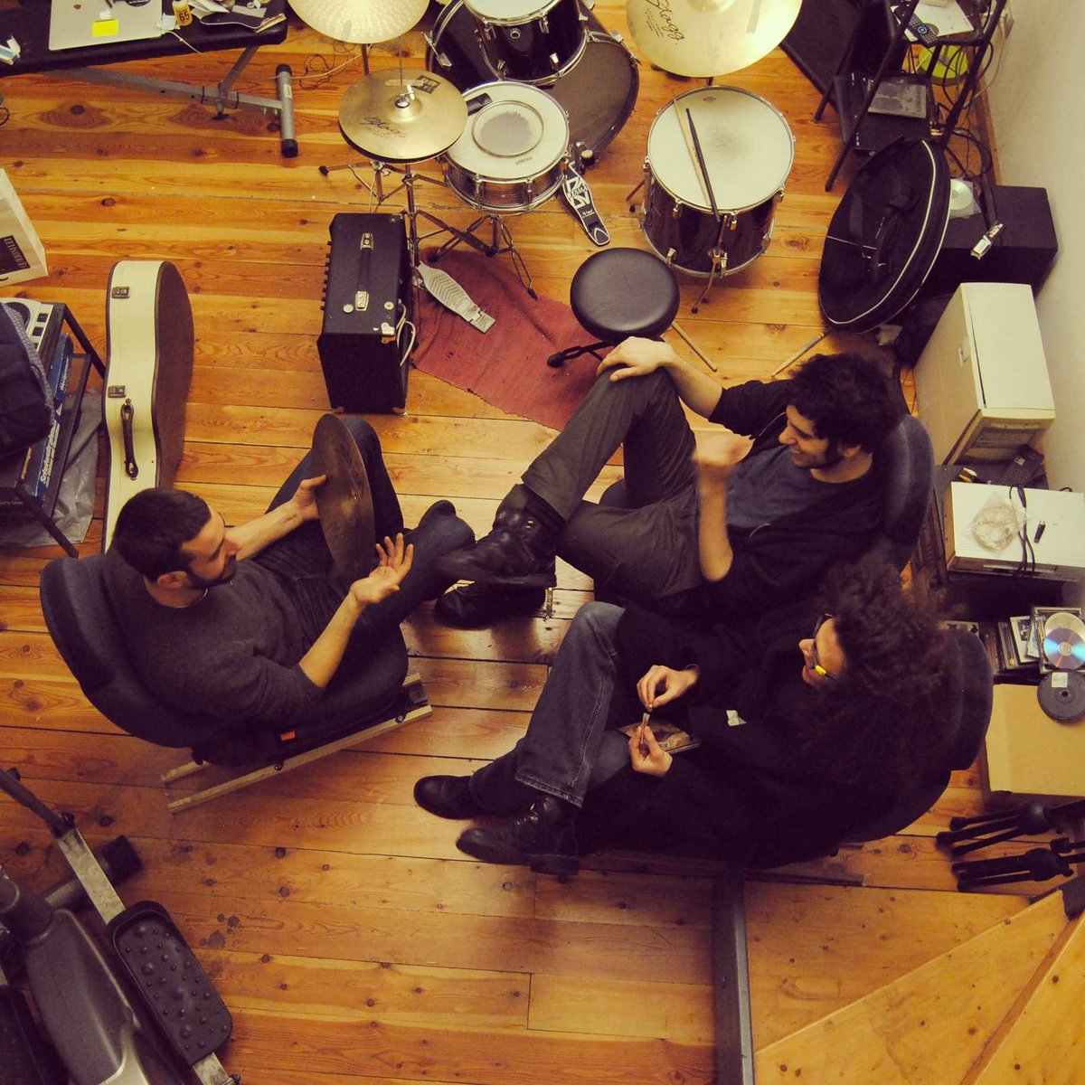CalistaRecords's tweet photo. Domani h 21.30 @oslosloslo ensemble ospite su @RadioLDC95 - collegati per intervista + live

https://t.co/45xMfQD5yc https://t.co/SPoGMh2jKU