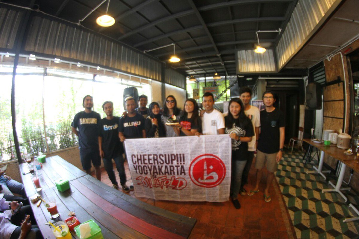 meet and greet sama @billfoldx + cheersupPacitan . thx buat Osis SMA 7 Surakarta yang sudah menyelanggarakan😁