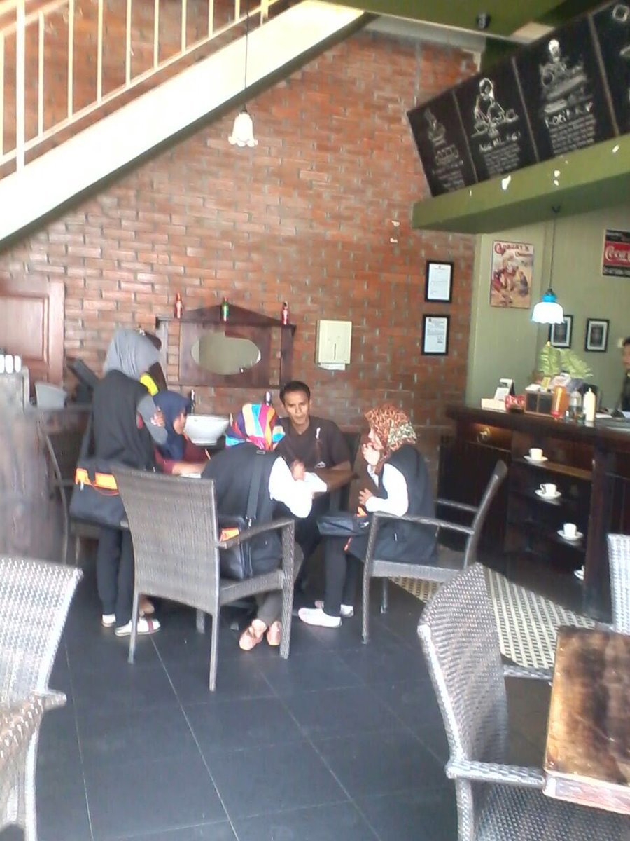 08-05-2016.Tiada kata libur.Tetap semangat ke responden&amp;koordinasi dgn tim #pelaksanaanSE16jakbar #sensusekonomi2016