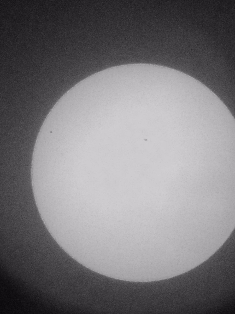 paperrocketman's tweet photo. #mercurytransit #whitefilter #sun #mercury @Cosmic_Carol @VirtualAstro @NightCapApp @Sheffieldis https://t.co/nvvBX91wA7