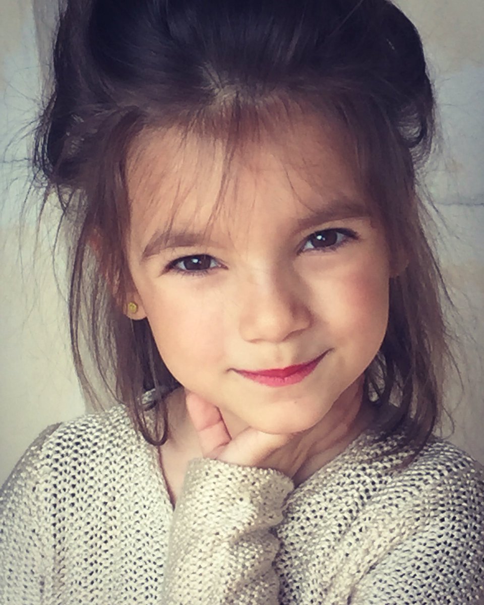 AllesiaOana's tweet photo. La mia vita β€οΈ #tiamo #TopModelWorld #Baby #bellezza #AngelOfTheMorning #lbloggers #festadellamamma #bellezzapura https://t.co/8DeGHoCWRp