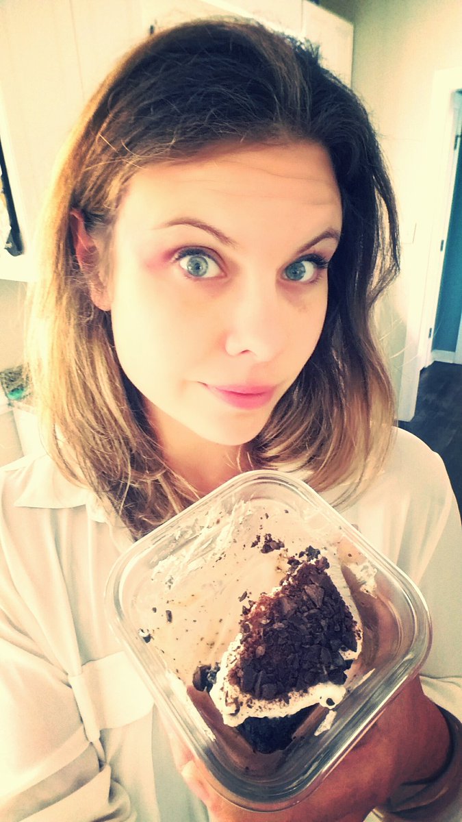 SheriBuki's tweet photo. What you MAY not know about  @LexGrayWAVY is her cakes are AMAZING!! Seriously, I'm rationing. https://t.co/5Ar9wSFUro