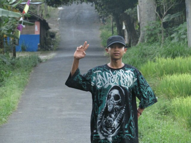 sinatra_bayu's tweet photo. Cintai produk dalam negri☺ @ladifofuerdos https://t.co/dPjRhBc7lG