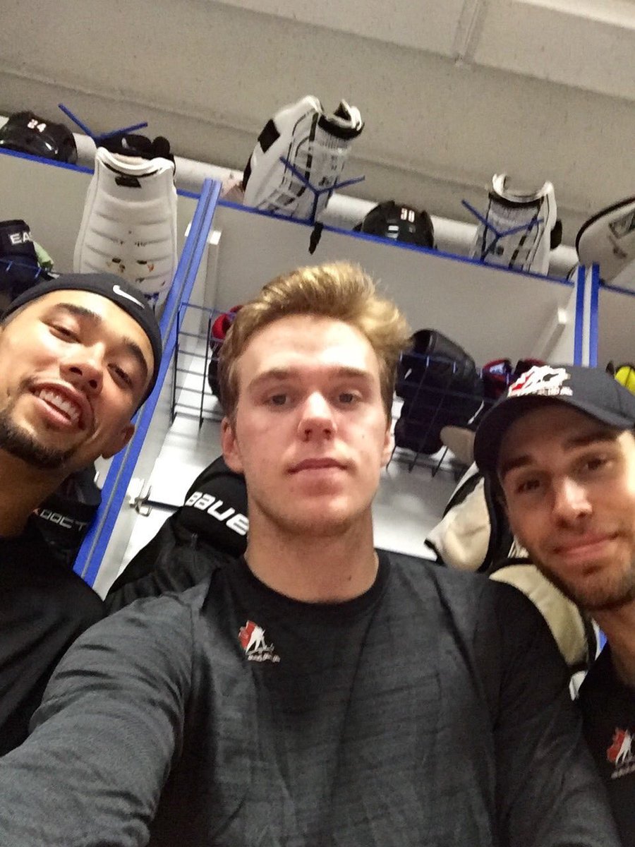 ctalbot33's tweet image. Vote for this guy and maybe he will be able to score on me in the game...he never does in practice! #NHL17McDavid