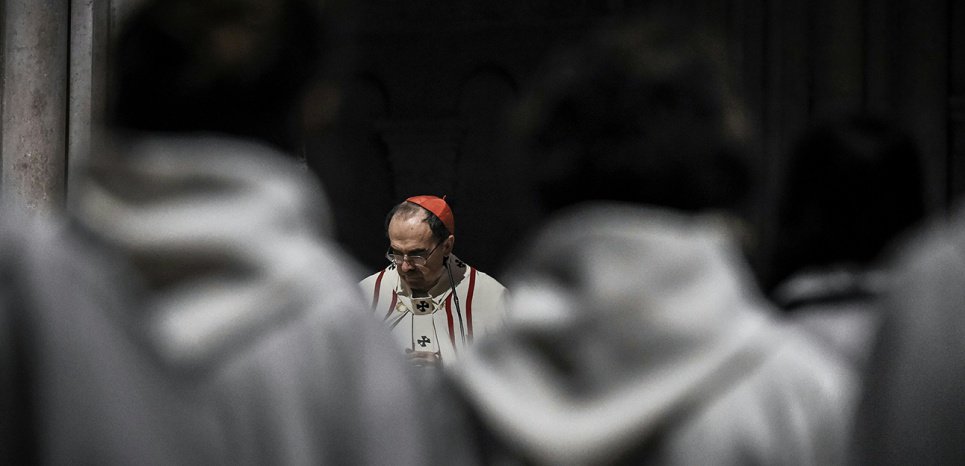 Le_NouvelObs's tweet photo. Pédophilie : un prêtre victime épingle le cardinal Barbarin https://t.co/Ank9vRpcoC https://t.co/bn9AhMUoeT