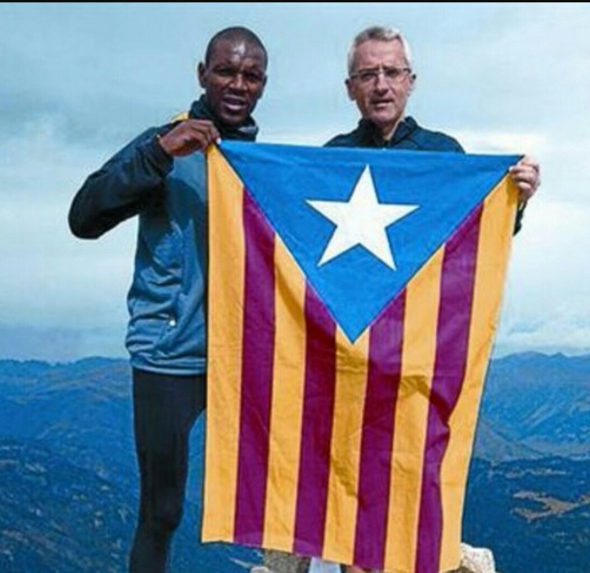 peronelladarago's tweet photo. Abidal, ambassador of the Catalan Transplant Organization. #FCB Foundation #OCATT #Catalonia https://t.co/dpsIjuVziz https://t.co/2Rug2mpkN6