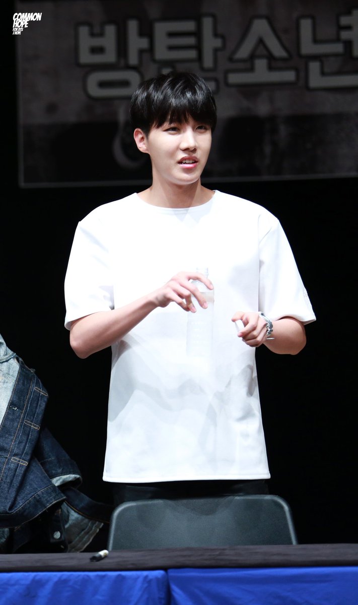 150524 압구정팬싸
#BTS #제이홉 #JHOPE #정호석
청량청량한 호비❤
앞으로 천천히 같이 갈게요! 잘부탁드립니다😌💕