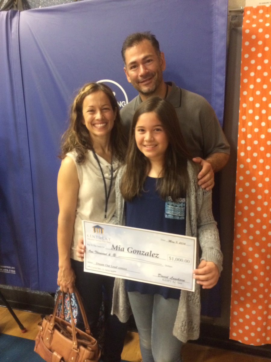 WarrenCoSchools's tweet photo. Congratulations to Mia Gonzalez from @NatcherElem for winning the Dream Out Loud competition! https://t.co/qMnK9OCkl6