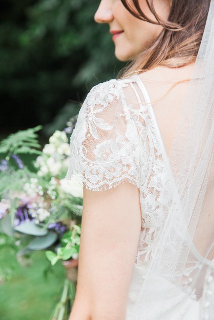 Such a pretty wedding on <a href="/RockMyWedding/">RockMyWedding</a> <a href="/Halfpennylondon/">Kate Halfpenny</a> <a href="/ArcadeFlowers1/">Arcade Flowers</a> @LainstonHouse    rockmywedding.co.uk/sarah-nathan