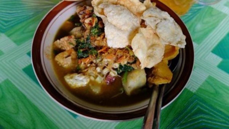detikcom's tweet photo. Paduan Rujak dan Soto Hanya Ada di Banyuwangi https://t.co/CSd8mUER2J via @detikfood https://t.co/znQgjKTKli