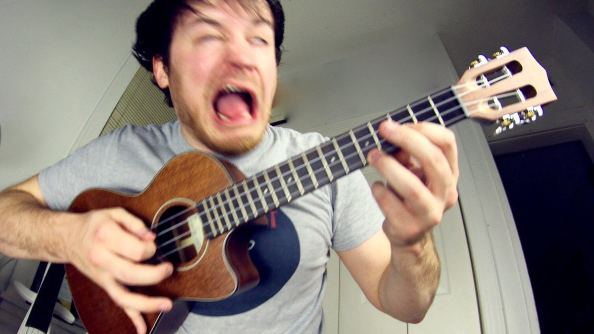 Ukulele unlocked! May-tallica continues... youtu.be/f5RIXkKX6t8