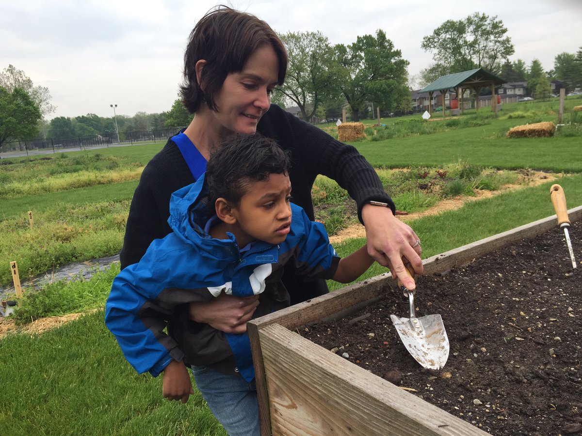 WBEstephenson's tweet photo. Great outing to Carmel Community Garden today! @Ccsgreenteam @myccs https://t.co/raKkHgKNgs