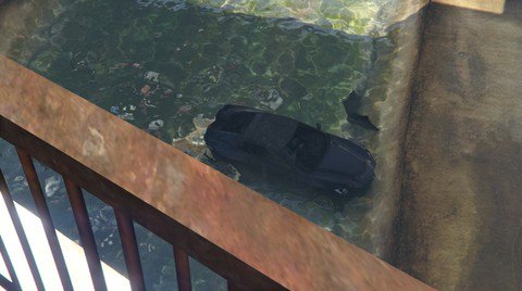 DailyRaggta's tweet photo. A car explode by falling in the river at a pursuit in La Puerta. The suspect has died https://t.co/z8UgBYFkhj