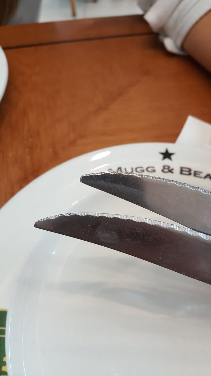 SynteNet's tweet image. Blunt knives M&amp;amp;B Cresta. Couldn't even cut the bacon or the mushrooms. #disappointed #mugg&amp;amp;bean @Mugg_and_Bean
