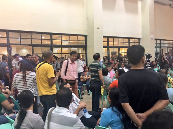 cebudailynews's tweet photo. Cebu City Mayor Michael Rama arrives at the canvassing area in City Hall. | #VotePH2016 via @santinoCDN @InqNational https://t.co/B1CSr9jauA