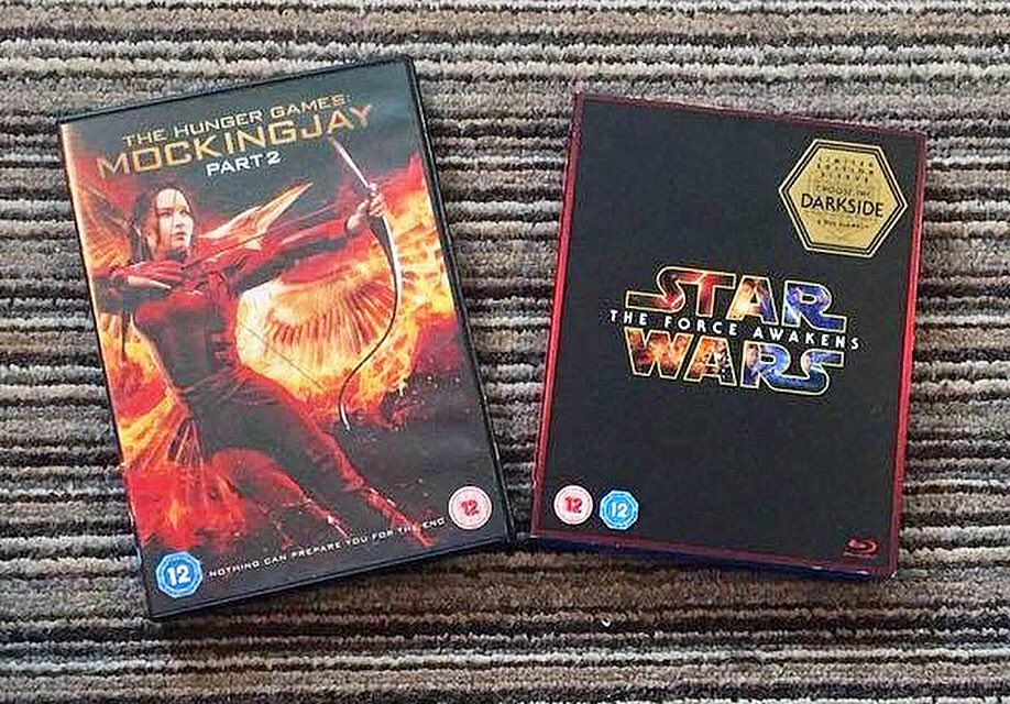 MacaulyCairns's tweet photo. Finally got #Mokingjay pt2 and my copy of #TheForceAwakens on Bluray. #thehungergames  #starwars  #dvd #bluray https://t.co/InKtBsdc8k