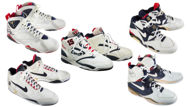 SoleCollector's tweet image. This set of Dream Team sneakers is insane trib.al/0FPR3LI