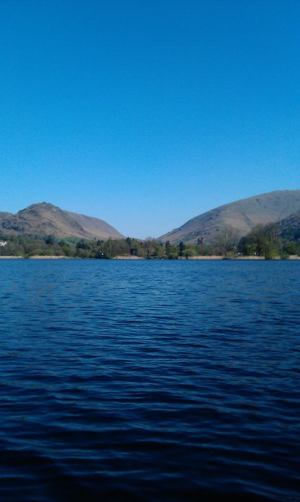 #Cumbrian lakes are warming up 14 & 16C surface temp in Grasmere and Blelham today #CEHLakes #longtermmonitoring