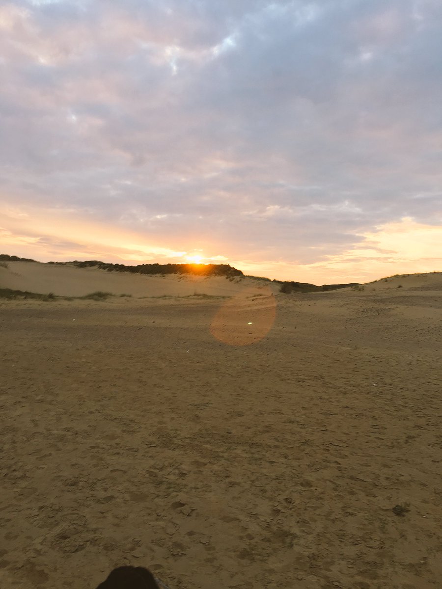 ZoPezzack's tweet photo. Dunes at Sunset https://t.co/0XckfjSZLV