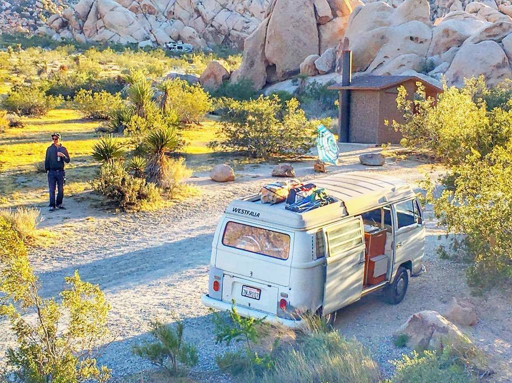 dubbusses's tweet photo. Perfect spot for the weekend
#photooftheday #instagood #westy #vwbus #rockclimbing #indiancove #joshuatreenationalp… https://t.co/3TNbhZDAcB