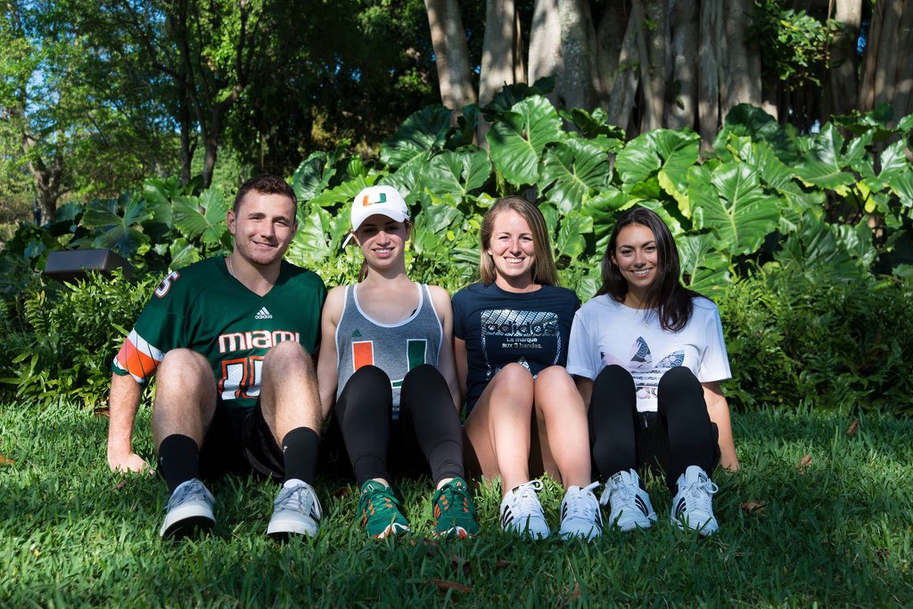 jenayfromdablok's tweet photo. #OwnTheCampus https://t.co/0fV9p5zZrD