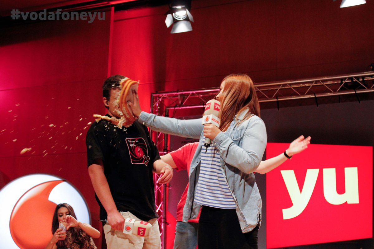 vodafoneyu's tweet photo. ¡Ya están en nuestro Facebook las fotos de #yuSOS! ¡GRACIAS #MURCIA! 😘 😘 😘 https://t.co/SMbPZ3eqXk https://t.co/z68y0uw1Cu