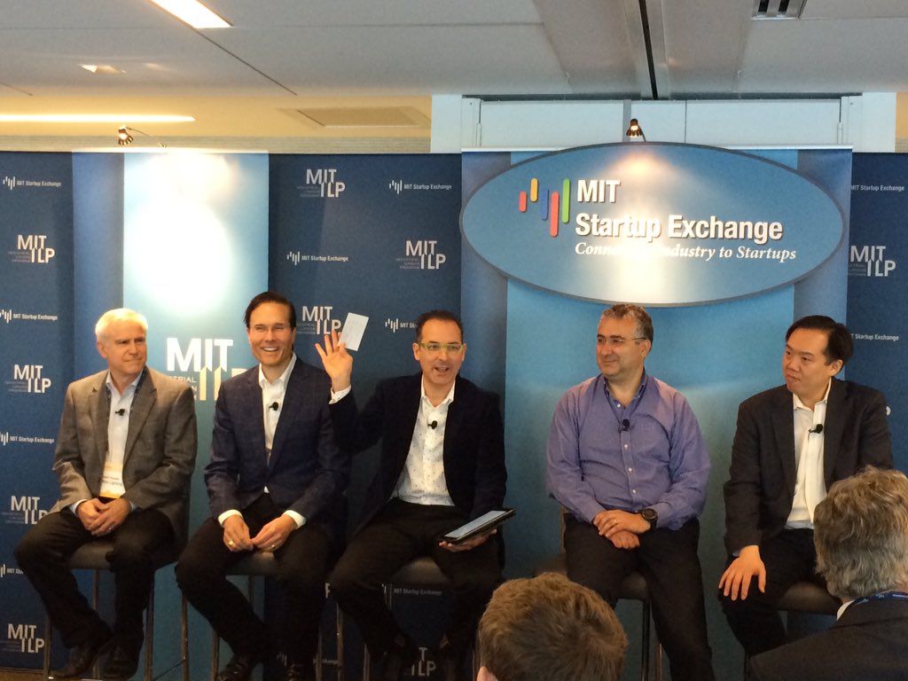 lisachristina's tweet image. @ScottKirsner moderating panel @OptimusRide @MITCRE @PhilipsLight @nuTonomy&amp;gt;#autonomouscars connect! #STEXmobility