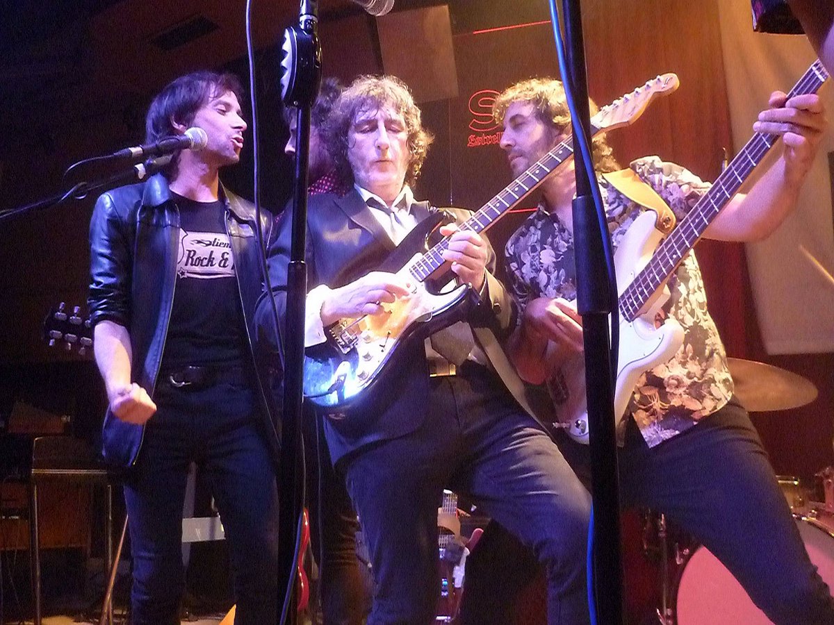 carpecol's tweet photo. @chencho_fdez subió al escenario acompañando a @pajaroman69 en @SalaElSol https://t.co/BxvKVmePXw