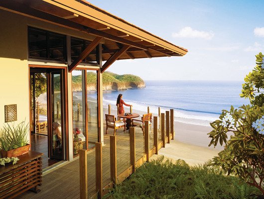Adding another Ipe deck to the bucket list, this time in Nicaragua: Hotel Mukul. @TourismNI