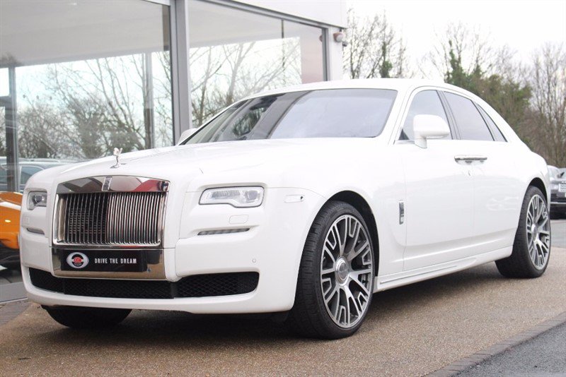 We're delighted to have bought this white #RollsRoyce Ghost! Check it out at gcmotors.co.uk/rolls-royce-gh…