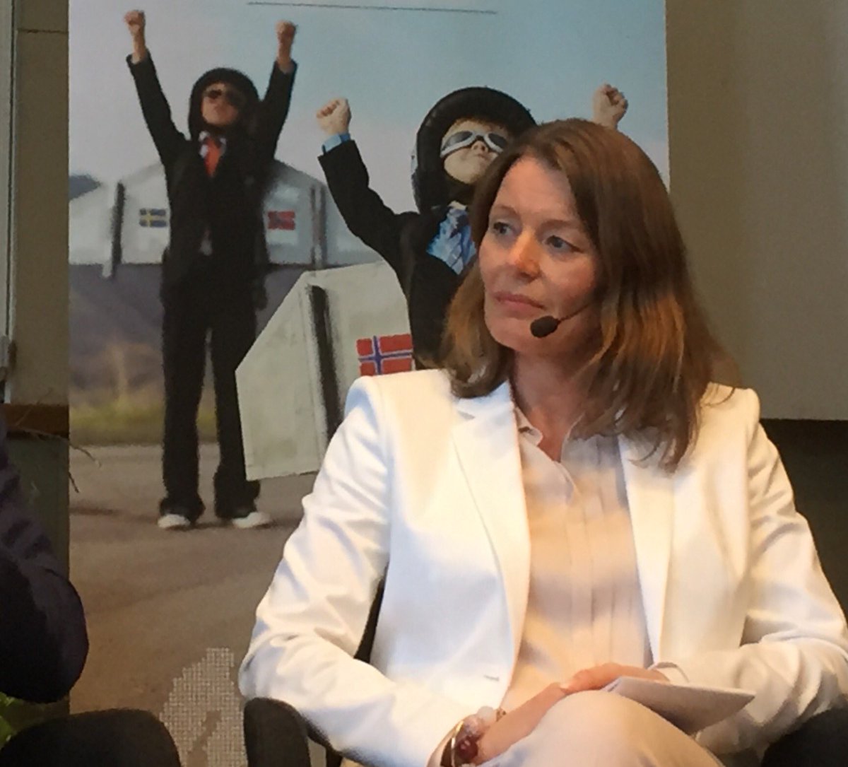 kai_eide's tweet photo. Nyttig samtale m Kathrine Myhre om @OsloMedtech planer og hvordan amb Stockh kan bidra @InnovasjonNorge @NorwayMFA https://t.co/DCcrnppVBD
