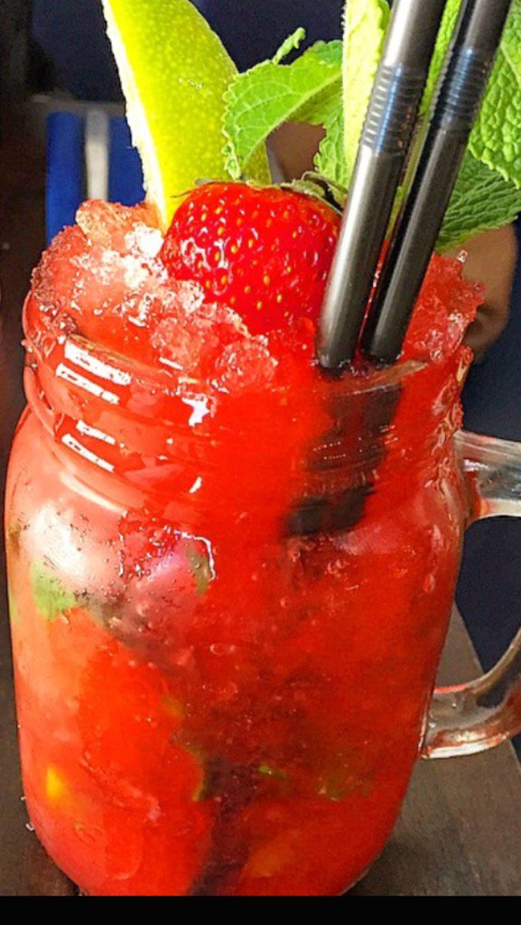 six_or_stix's tweet photo. Well hello Summer 😎😎. https://t.co/OafOJNoTwc