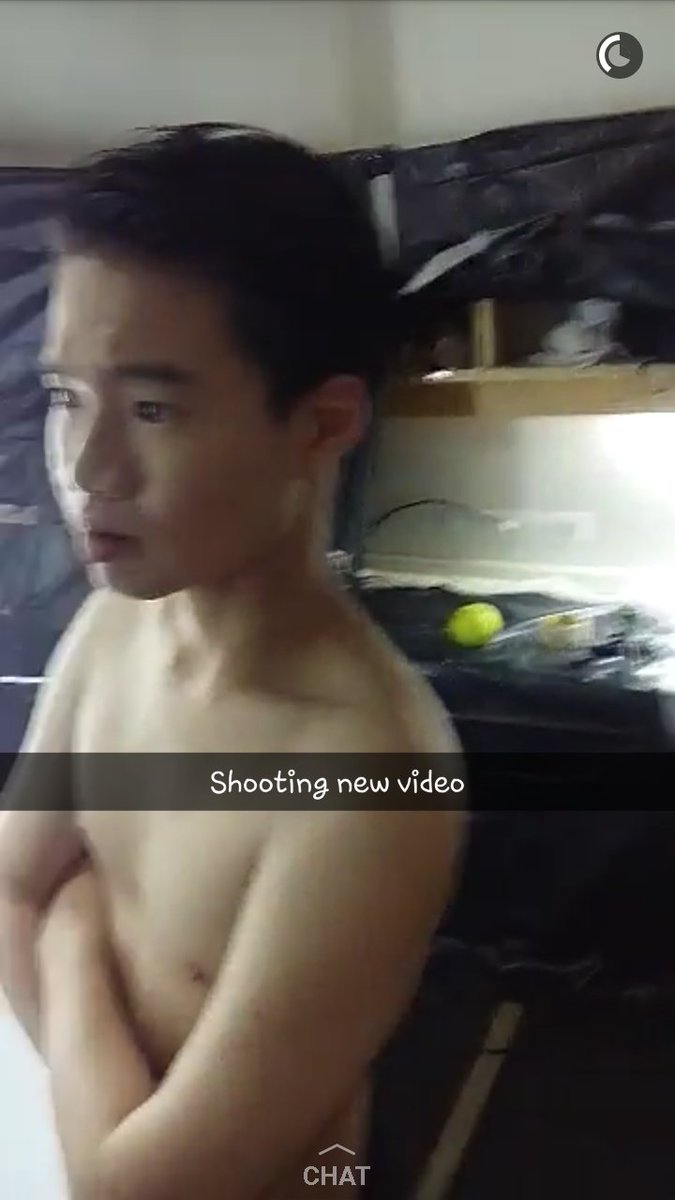 BETWEEN15CM's tweet photo. [SNAPCHAT] behind the scene homerun by dpgrowth ลงย้อนหลัง 🙈 ความโป๊ของน้อง @BL_ponkoala https://t.co/QWK4XObVW8