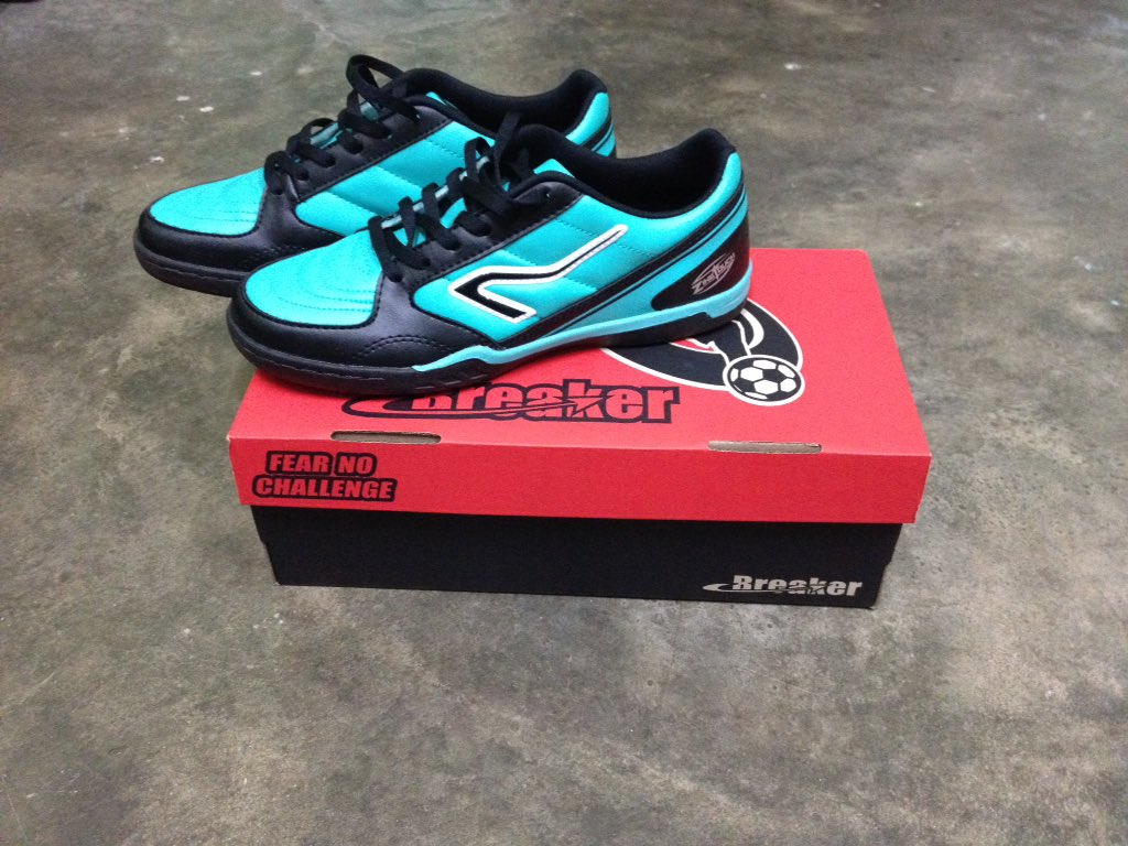 Kasut sales breaker futsal