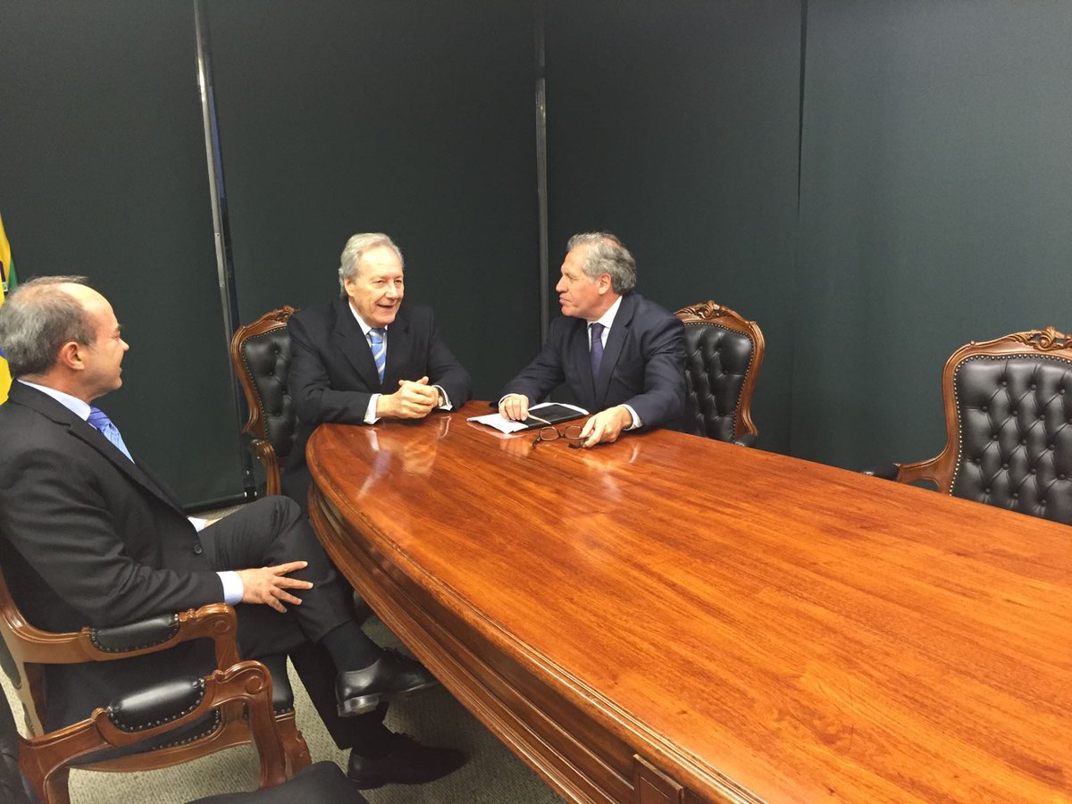 Almagro_OEA2015's tweet photo. Junto a Pres @STF_oficial Enrique R. Lewandowski dialogando sobre la actual situación institucional que vive #Brasil https://t.co/W7xws6FI4T