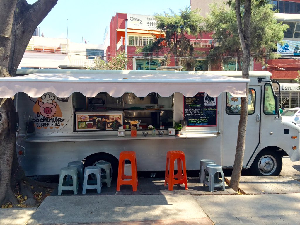 lacochinitadf's tweet photo. #LunesPibil en Lindavista, hasta las 11pm #Panucho #CochiQueso #CochiBomba #MangoHabanero #AguaDeMenta #MáareQueCosa https://t.co/sLDwYkGc9C