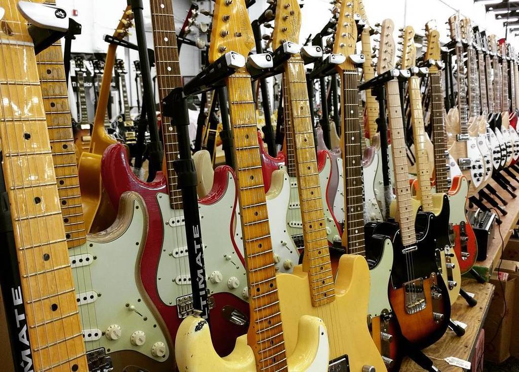 guitarshopbcn's tweet photo. https://t.co/y1GKnDbi6n.
#guitar #fender #fenderguitars #theyrehere #guitarra #rickenback… https://t.co/cDmF9ekBsS https://t.co/PP6yn0AesF