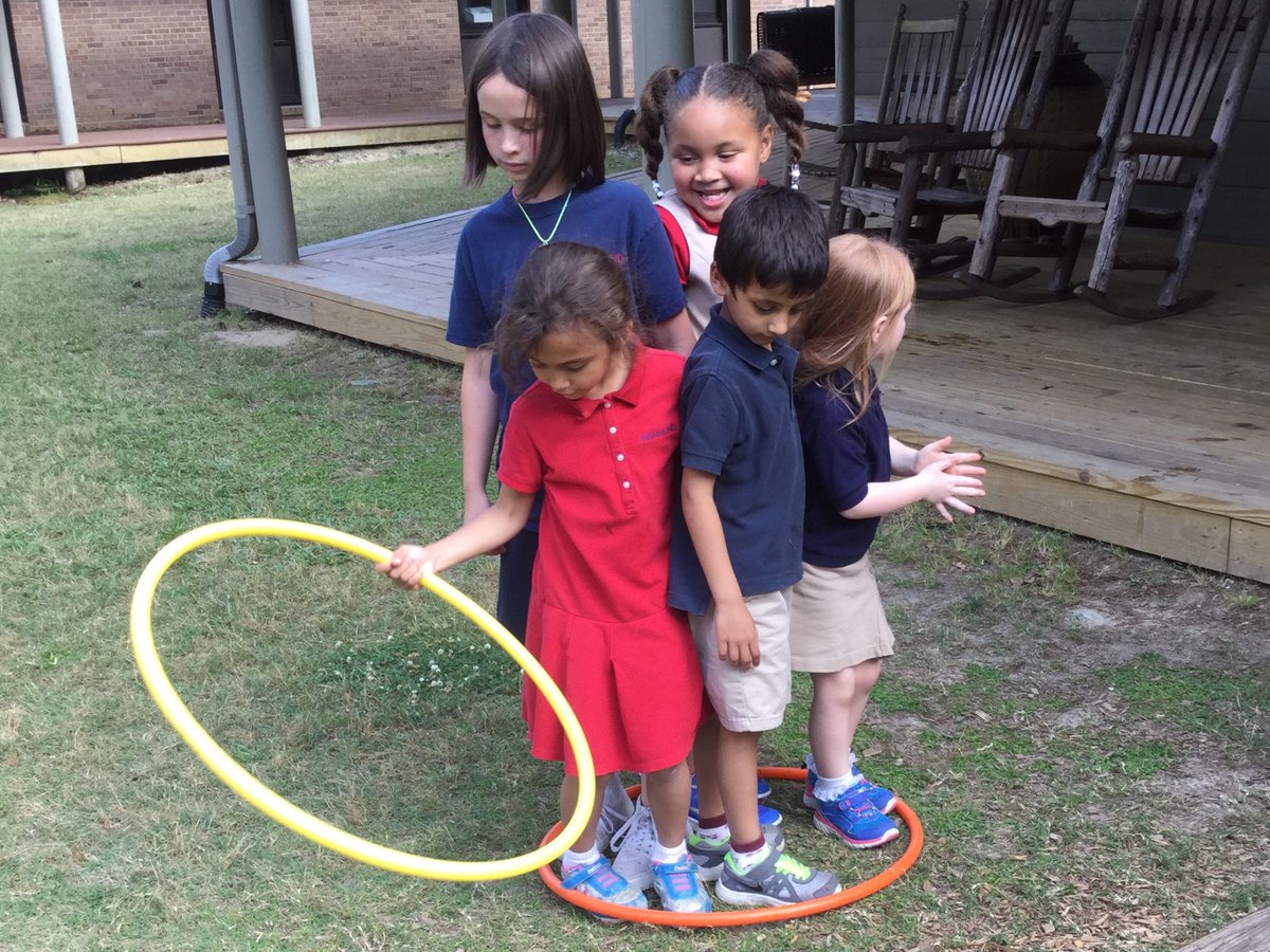 AM_Love123's tweet photo. Team building games this week in #ExtendedDay Working together is always the best choice! @Mr_KNWhite https://t.co/u0c1zJyYOM