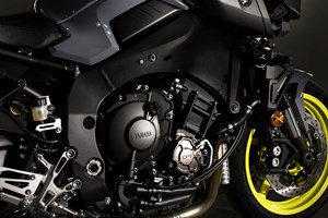First ride Yamaha MT10 review -  sportoners.com/2016/05/08/fir…