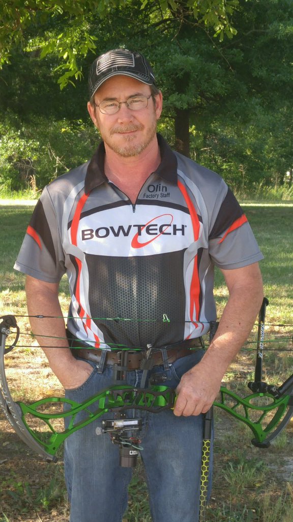 OlinPrice11's tweet photo. Guess I could have smiled a little for my Bowtech website Prostaff bio pic lol https://t.co/dK9xeDxrXU