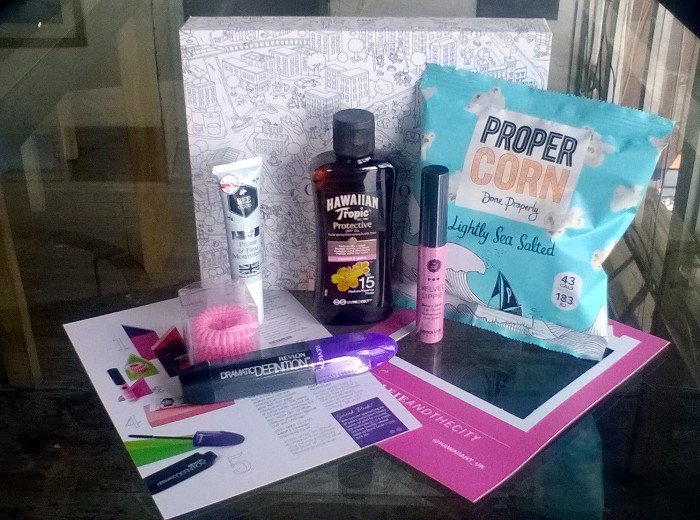 SolifugaBeauty's tweet photo. Glossybox (UK) May box reveal and review! https://t.co/yTG54fqpb6 @GlossyboxUK #Glossybox #SelfieAndTheCity https://t.co/lImajvcZxN