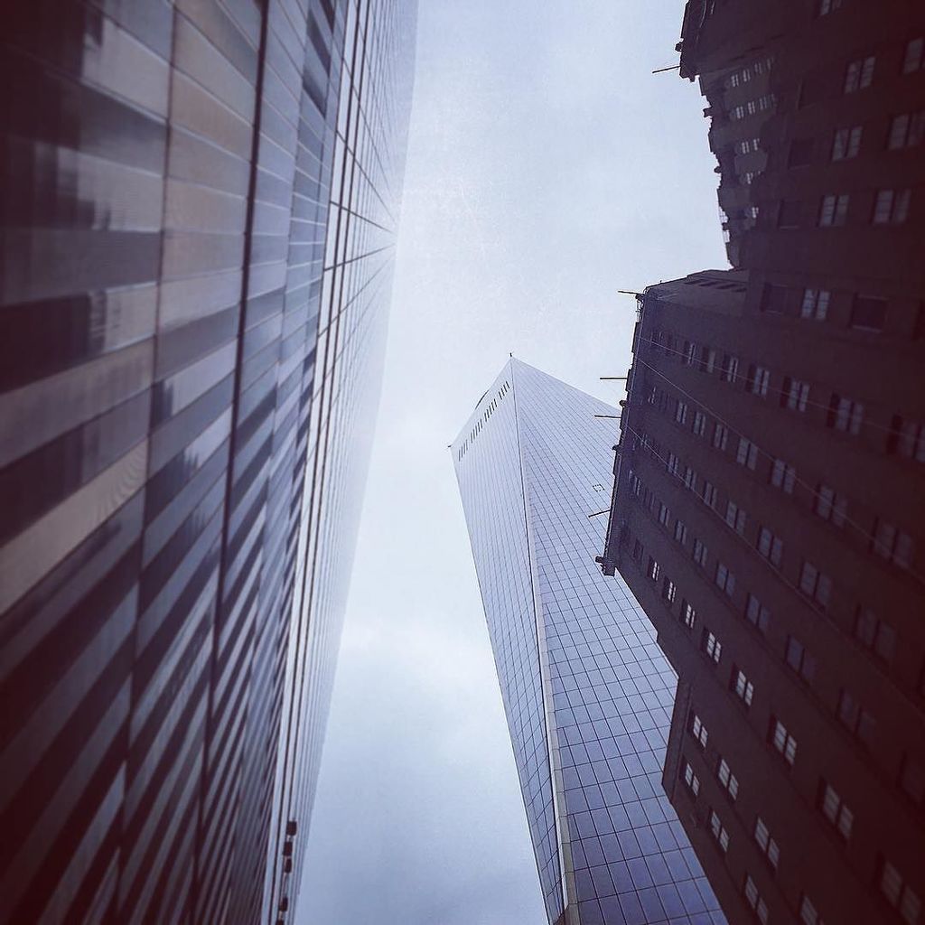 jscorpio1188's tweet photo. The view from below. #NYC #nycweekends #architecture #nycarchitecture #wtc https://t.co/5Qf5msVwDp https://t.co/lIvfnY1gsz