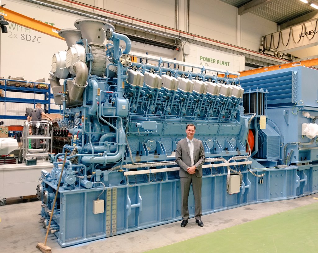 Wow, 5.000 pk Gent power (nee,  het is niet <a href="/KAAGent/">KAA Gent</a>). Op bezoek bij Anglo Belgian Corporation in Gent. <a href="/ABCengine/">Anglo Belgian Corp.</a>