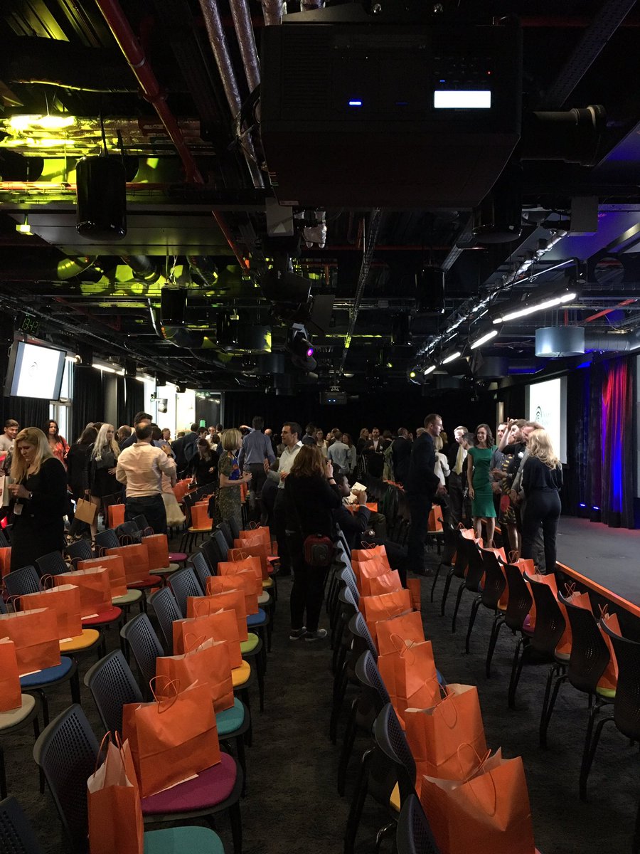 TheInspireMove's tweet photo. The energy in the room is amazing, are you ready to be inspired? #inspiremove #googlehq https://t.co/uADKjoJP45