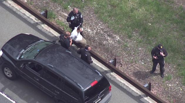 #ArthurBuckel at moment of capture. Lacey PD/DOC make grab after motorist tip. Photo courtesy ABC Philly #OCPONEWS