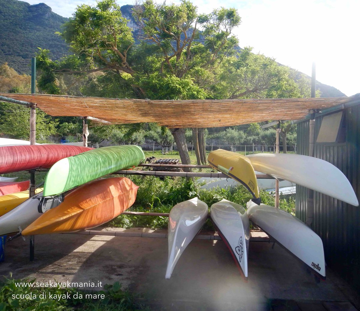 SeaKayakMania's tweet photo. La nuova base cresce …. #seakayaking #sabaudia  @LagoDiPaola https://t.co/FSA7ooID4q