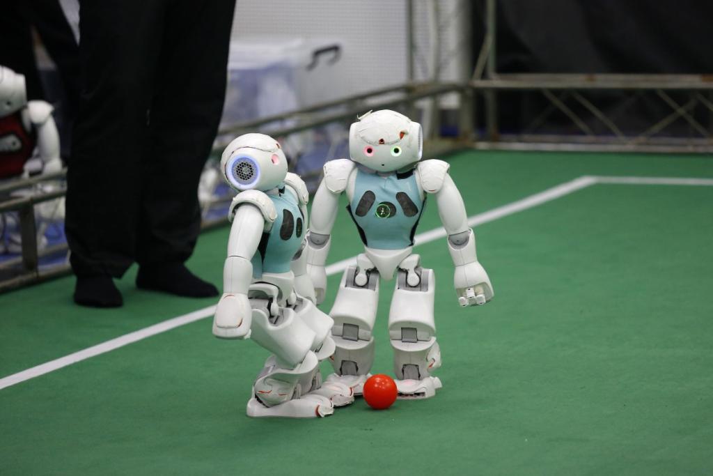 ForbesTech's tweet photo. Could chat bots end up replacing human jobs? https://t.co/30zcV24op0 https://t.co/ALG0MhBp1m