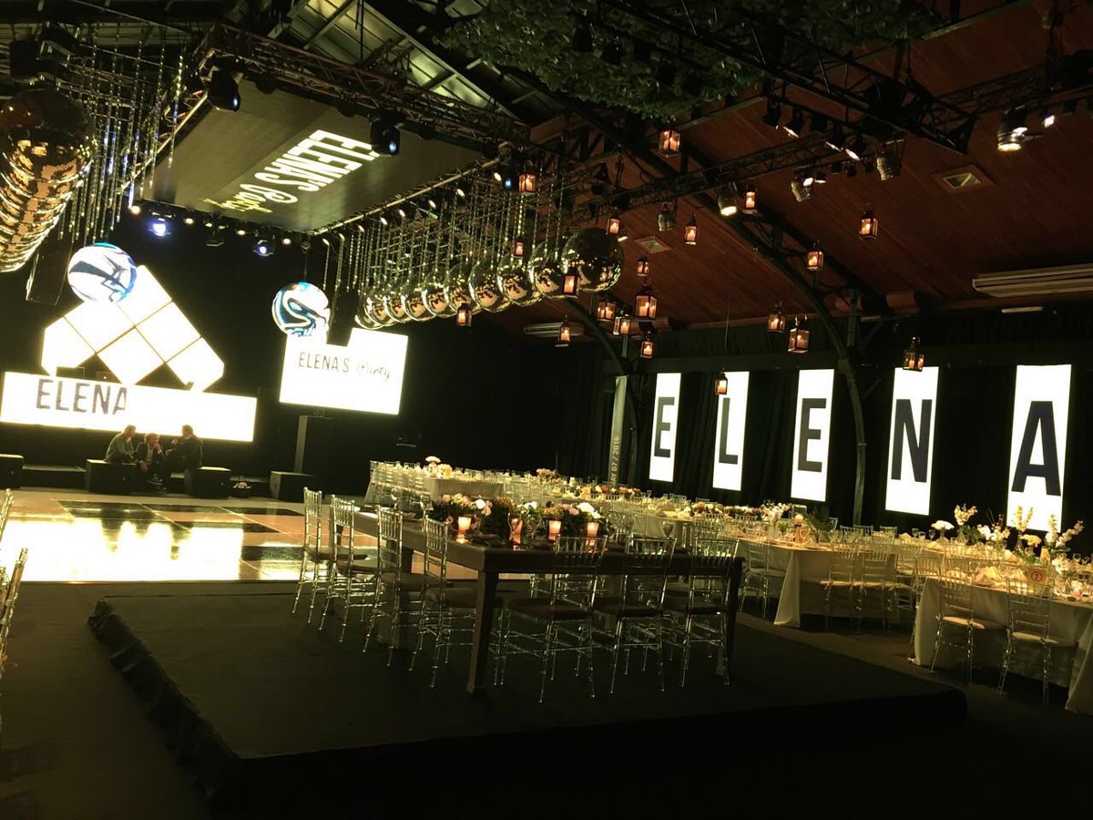 Impresionante puesta para el F15 de Elena!!! cabina y techo de Leds #tattersall <a href="/SarapuraDJS/">@sarapura</a> <a href="/marito_aguirre/">Agustin Aguirre Z.</a>