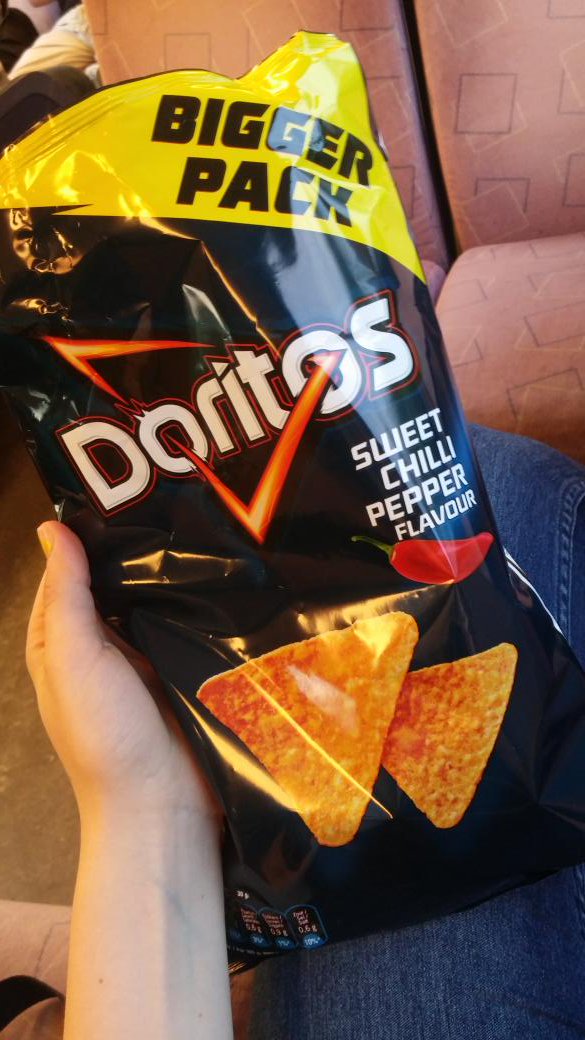 LillysPopcornn's tweet photo. "I'm gonna eat healthy from now on"

Who was i kidding lmao 😭😍🏃

#mymouthisonfire #biggerpack #help 😭 https://t.co/X51aZDxjXX